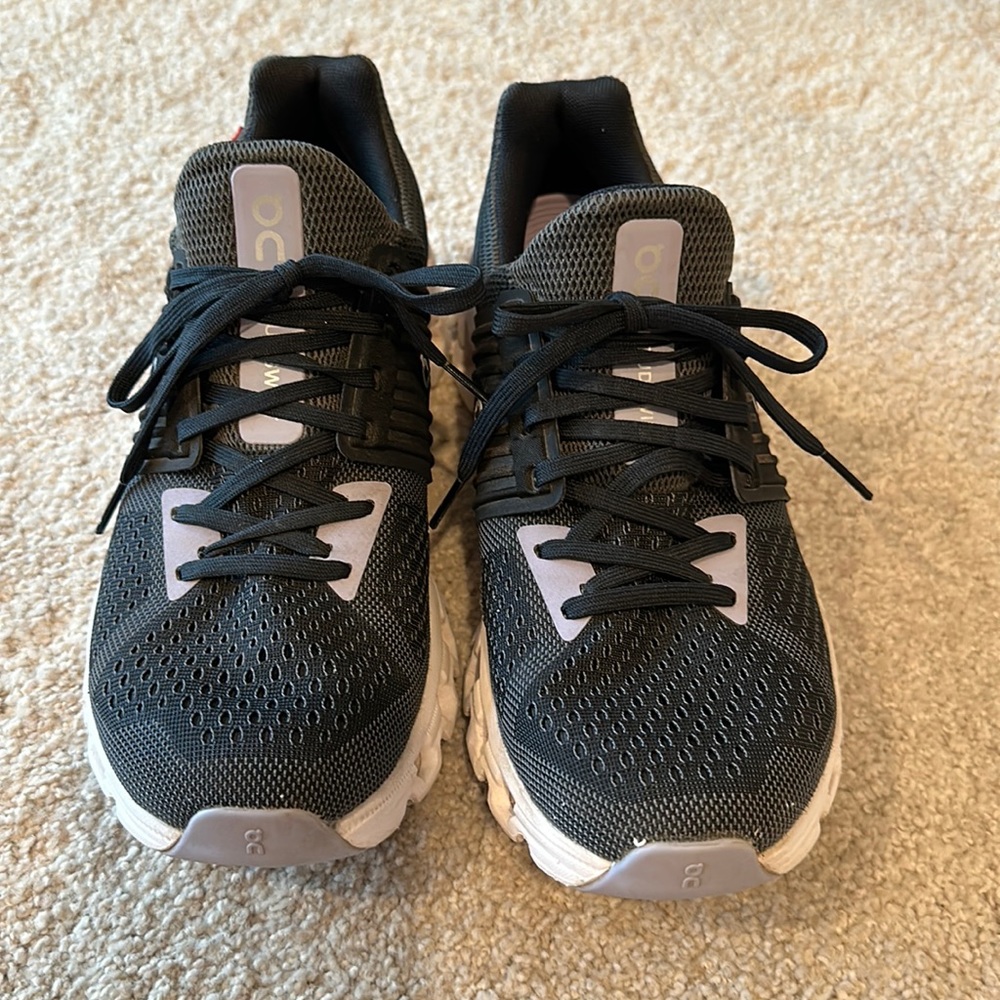 On Cloud cloud swift running shoes
